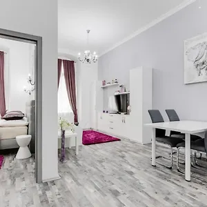 https://apartment-thunovska-10.praguehotelsweb.com